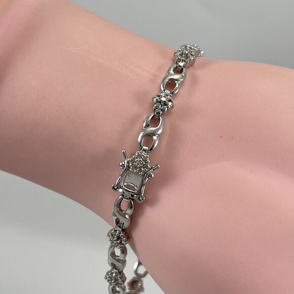 925 Sterling Silver Cubic Zirconia Flower Cluster Tennis Bracelet Timeless - Picture 5 of 7